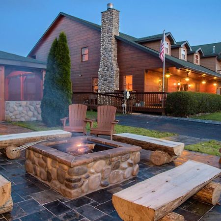 Berry Springs Lodge Севьервилл Экстерьер фото