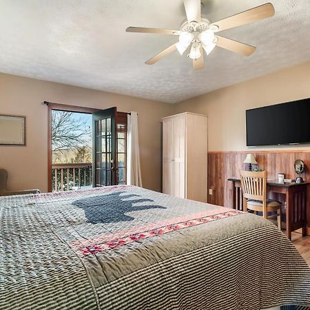 Berry Springs Lodge Севьервилл Экстерьер фото