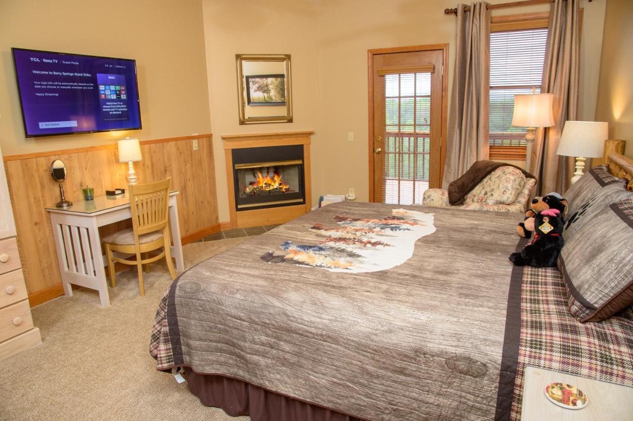 Berry Springs Lodge Севьервилл Экстерьер фото